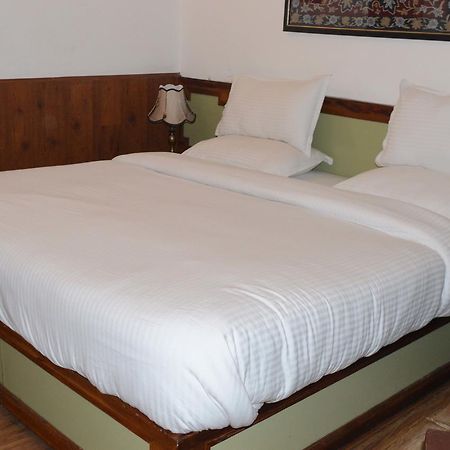 Standard Hotel And Resturant Srīnagar Zewnętrze zdjęcie