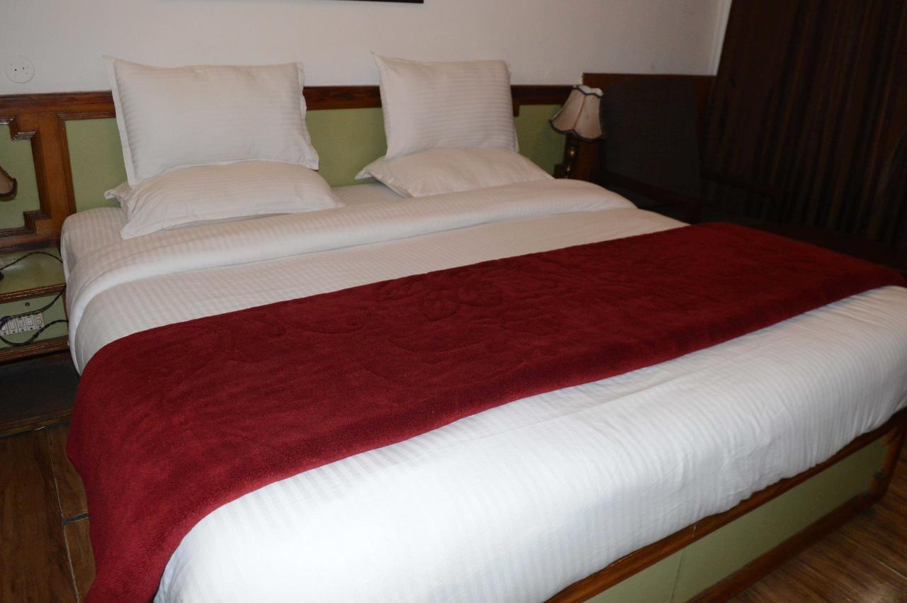Standard Hotel And Resturant Srīnagar Zewnętrze zdjęcie