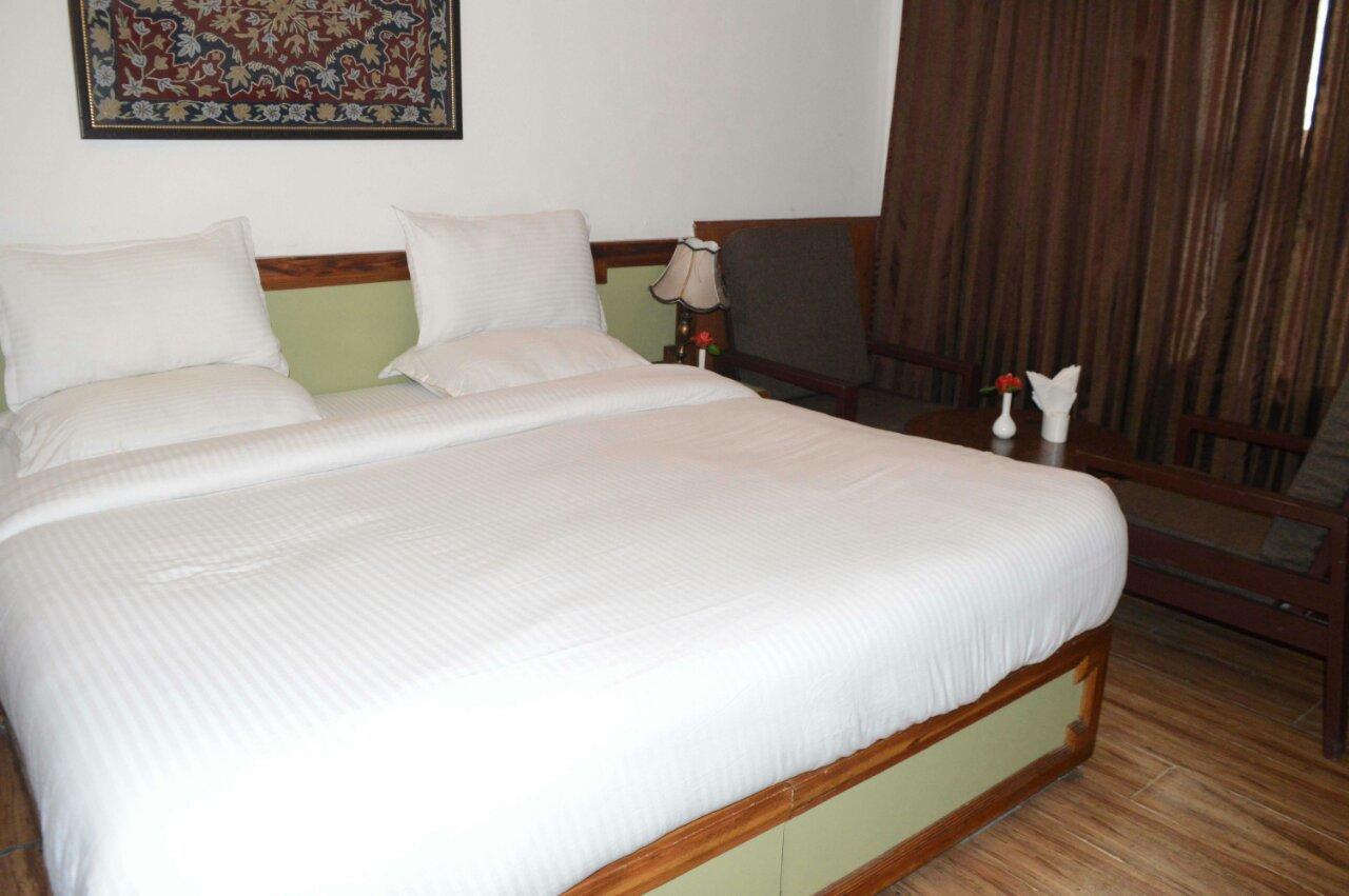Standard Hotel And Resturant Srīnagar Zewnętrze zdjęcie